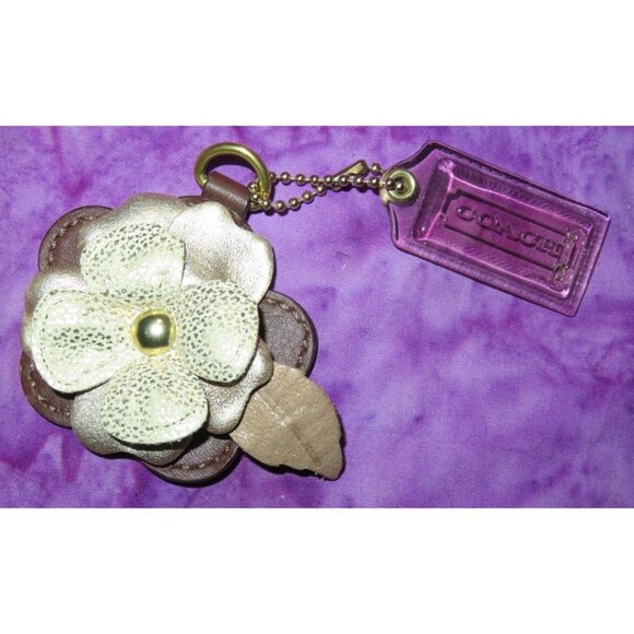 COACH Leather Floral Applique Key FOB Keyring Keychain with clear Lucite hangtag - Picture 1 of 3